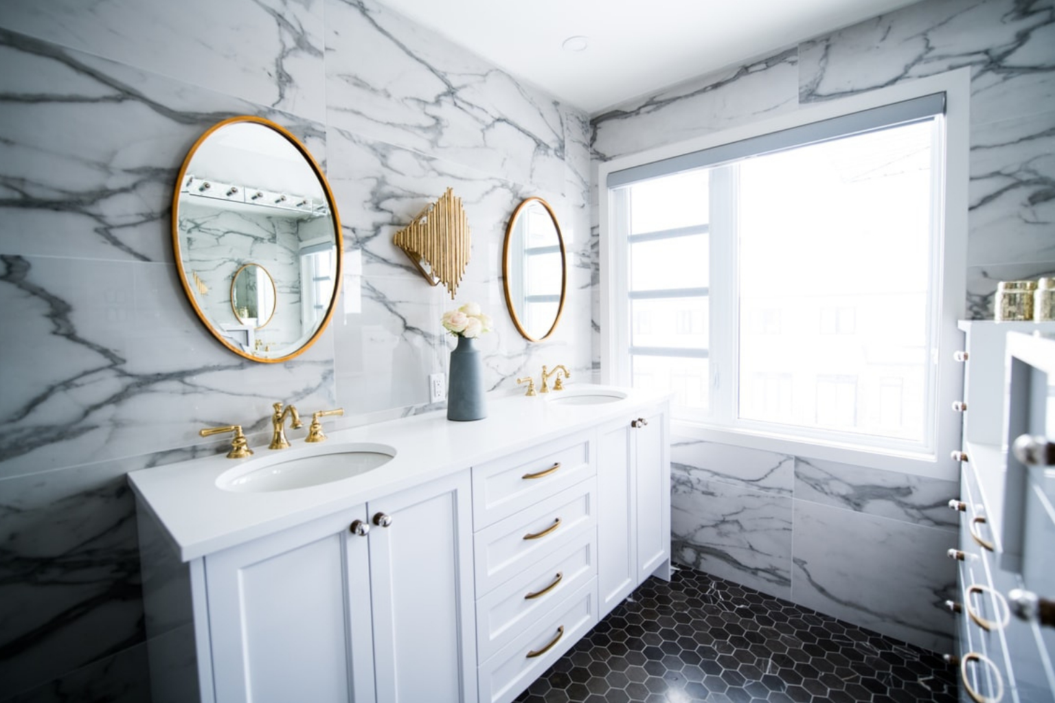 How to choose a vanity for your bathroom